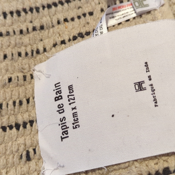 Bathmat - Picture 3 of 3